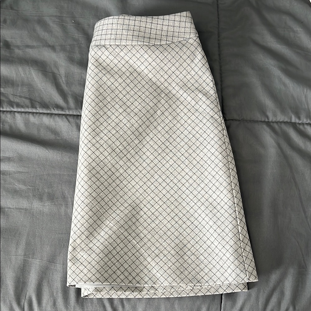 Express Grey Plaid Mini Skirt Size 00 NWT